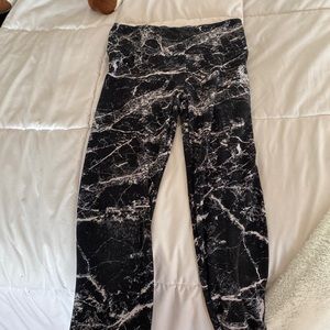 Super soft black and white leggings